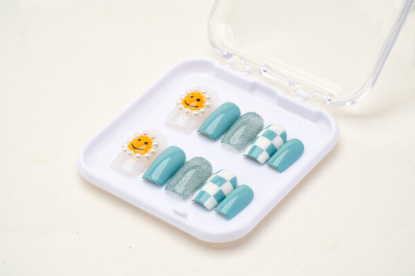 Press on nails lovely green 1150