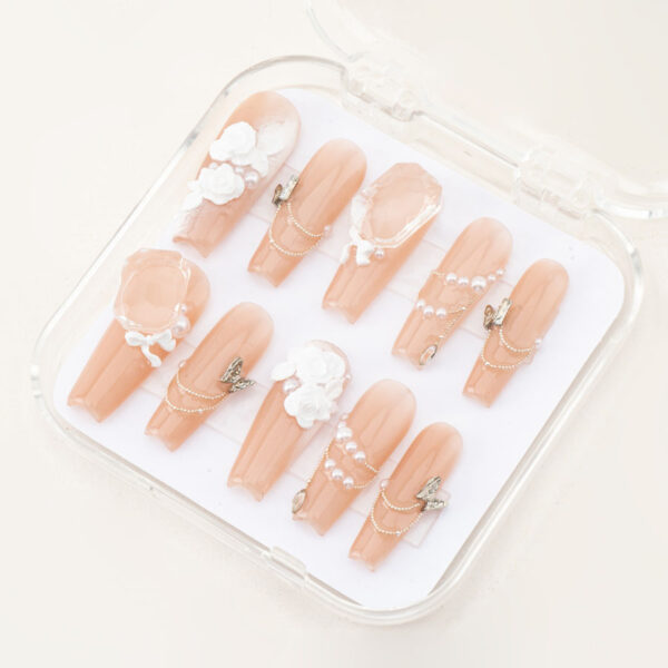 Press on nails shinny cream 1670 - image 2