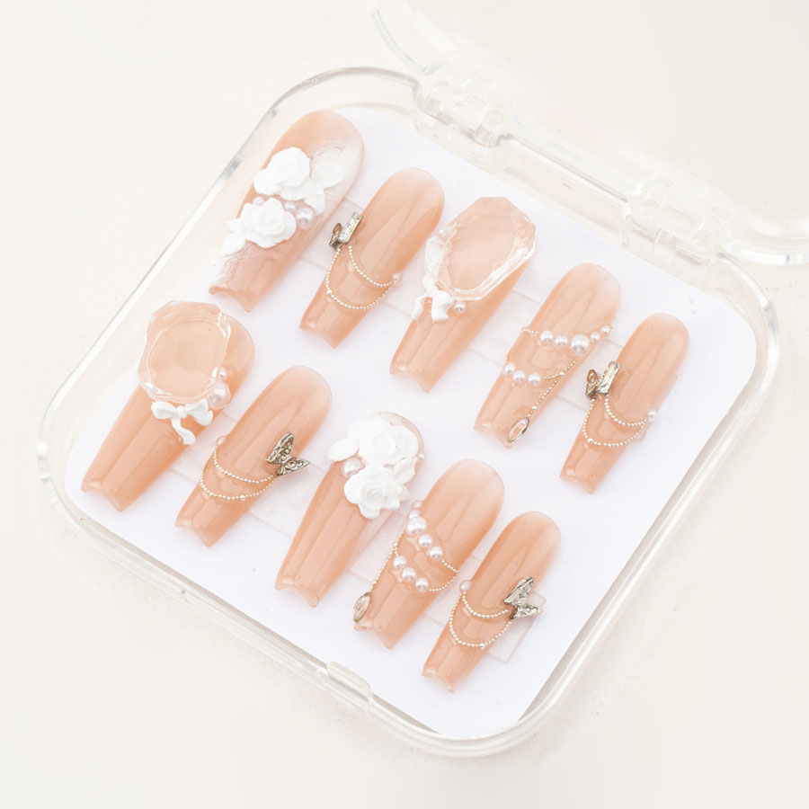 Press on nails shinny cream 1670
