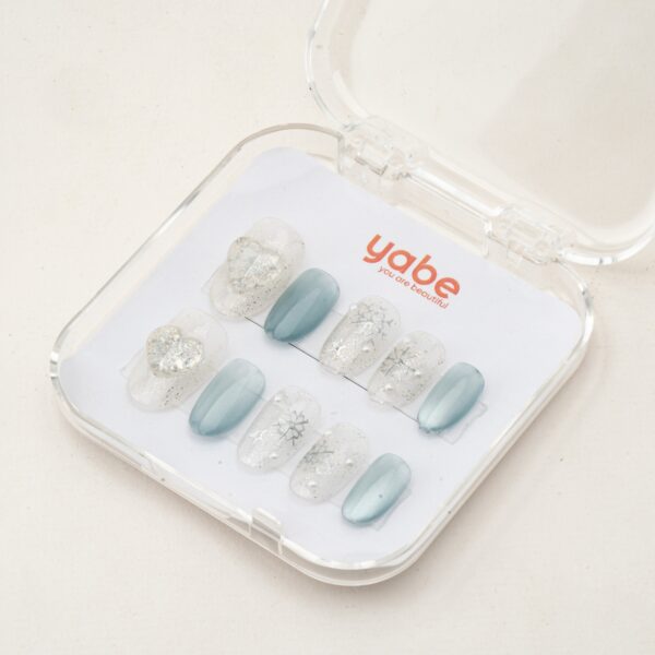 Press on nails lovely white 1684