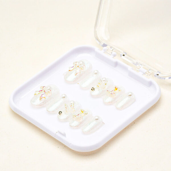Press on nails lovely white noel 1706