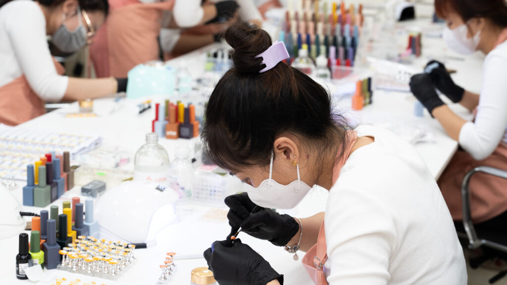 Press on Nails Vietnam – Why It’s Booming & Why Yabe Is Your Trusted Supplier 29 Custom press on nails manufacturer for unique needs