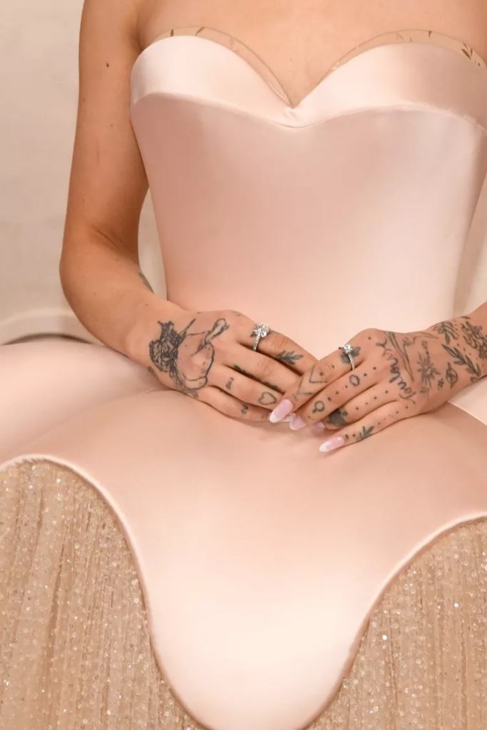 Celebrities and Their Stunning Nail Art at the 2025 Oscars 6 Celebrities and their stunning nail art at the 2025 oscars