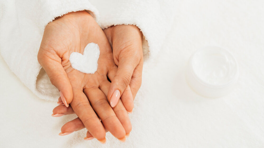 The Ultimate Nail Care Routine: How to Use Nail Serum for Best Results 1 The ultimate nail care routine: how to use nail serum for best results
