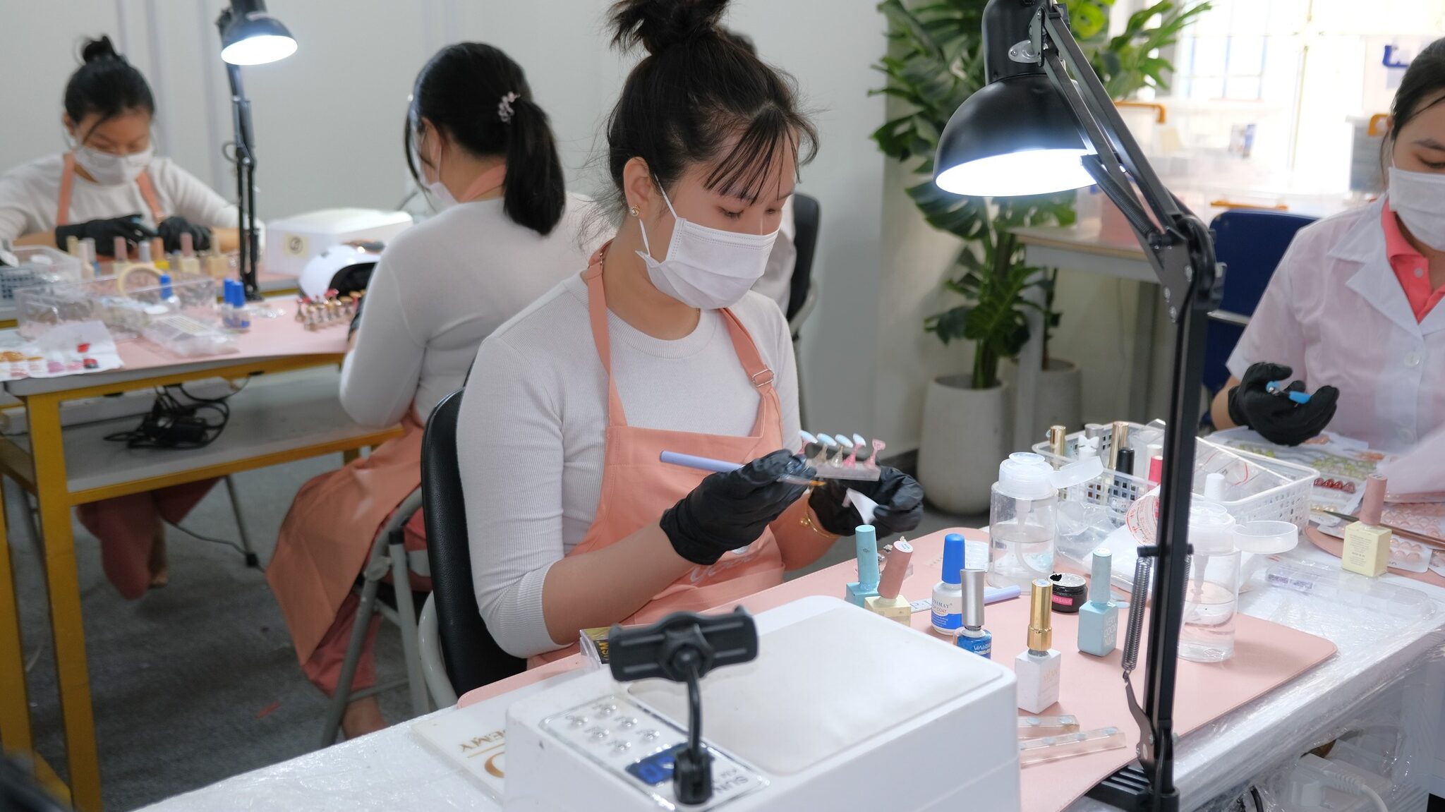 Press on Nails Vietnam – Why It’s Booming & Why Yabe Is Your Trusted Supplier 1 Press on nails vietnam – why it’s booming & why yabe is your trusted supplier